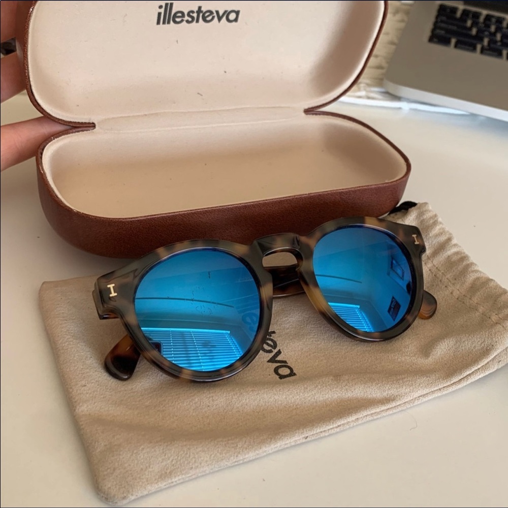 Illesteva Leonard Sunglasses - Picture 3 of 3